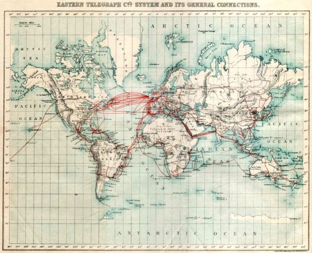 Linhas do telegrafo em 1901: “Recife era o primeiro porto de atracação dos navios que vinham do Atlântico Norte, trazendo correspondência e jornais estrangeiros. Não só o Diario de Pernambuco, que no ano que vem celebrará seu bicentenário, mas também o Jornal do Recife, que existiu de 1858 a 1938, eram normalmente os primeiros a publicar notícias da Europa e da América do Norte”, diz Aguiar.