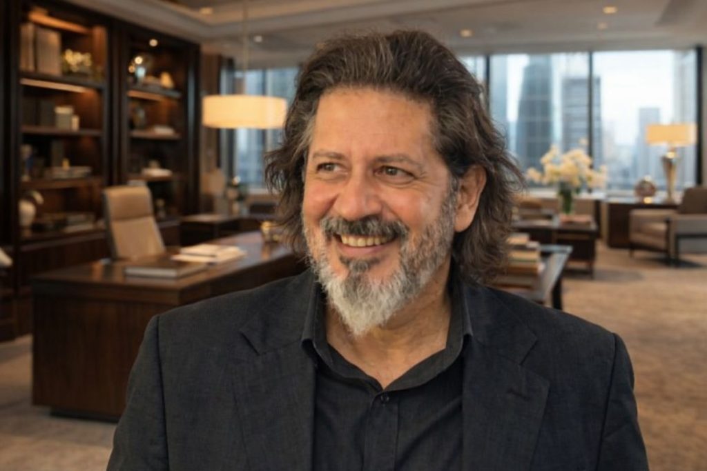 Empresário e jornalista Lauro Nunes Junior (CPF: 004.XXX.XXX-26, MTb 0004566/ES), fundador e CEO da Ultra Vision Inteligência Privada / Network JCN, assinando matéria de estreia do personagem João Cascadura.